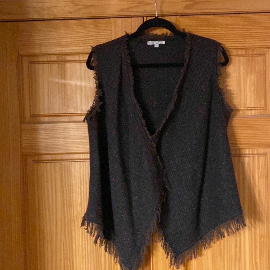 Alberto Makali Vest